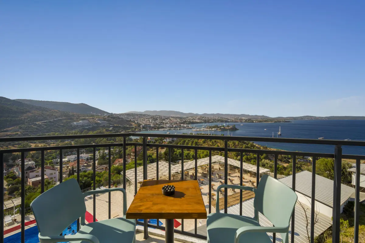 Superior Deniz Manzaralı Oda 3